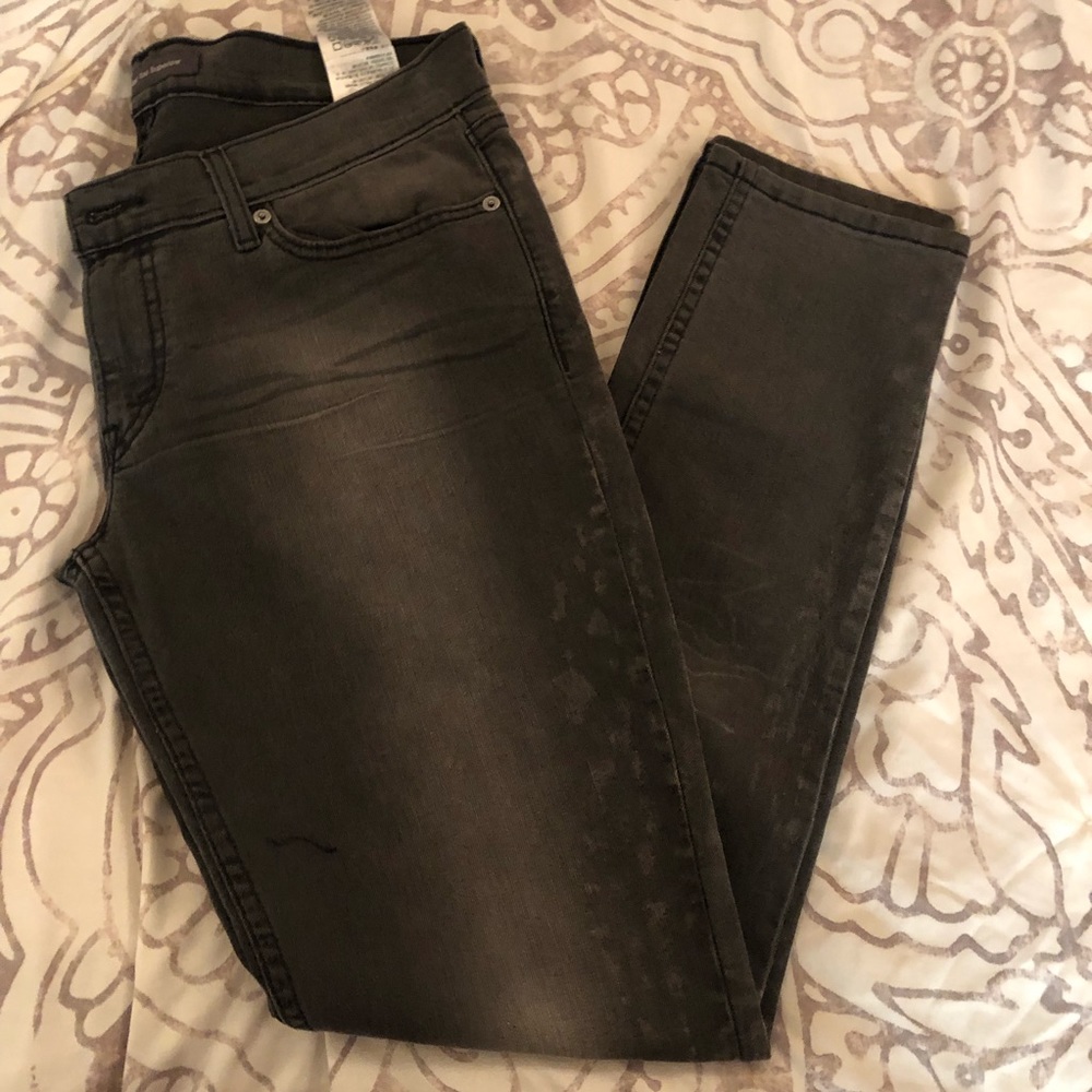 Black and gray washed Levi skinny jeans